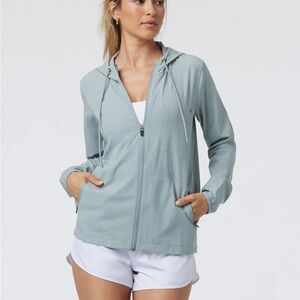 Vuori women’s trainer shell